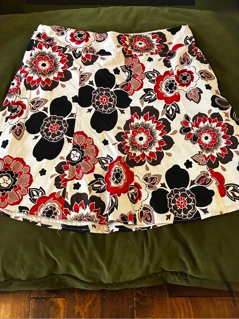 Lane Bryant White A-Line Skirt with Black, Red & Brown Floral Print Size 20!